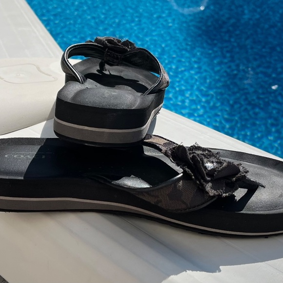 Coach JILLIAN Brown Floral Flip Flops - Picture 3 of 11